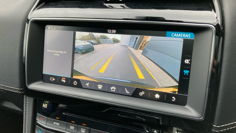 Jaguar F-Pace 2.0d [180] Chequered Flag 5dr Auto AWD Diesel Estate